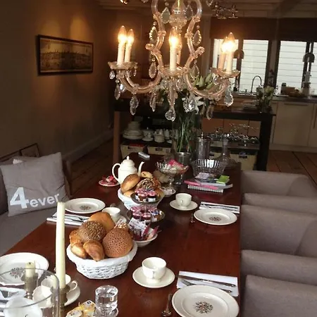 Bed & Breakfast Bij Tijn Op De Gracht