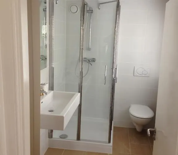 Couette-café Bij Tijn Op De Gracht Amsterdam